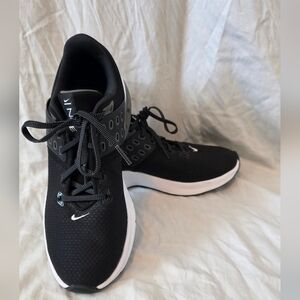 Nike Black and White Women's Shoes